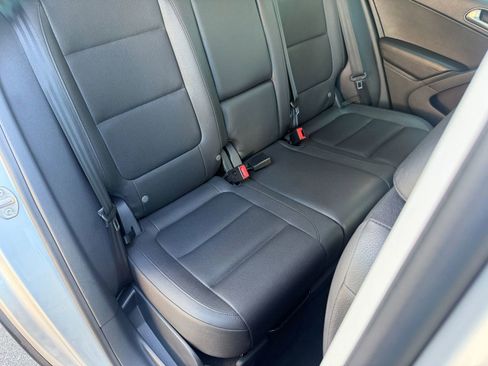 Used 2015 Volkswagen Tiguan SE FWD image 20