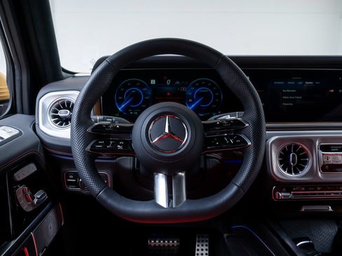 Used 2025 Mercedes-Benz G 580 w/ EQ Technology image 12