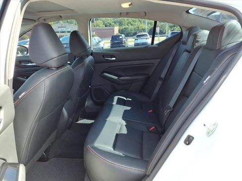 Used 2024 Nissan Altima 2.5 SR w/ SR Premium Package image 5