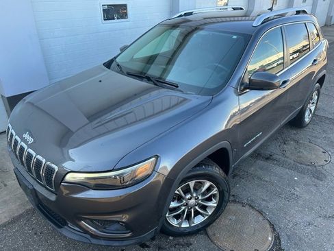 Certified 2019 Jeep Cherokee Latitude Plus w/ Comfort/Convenience Group image 1