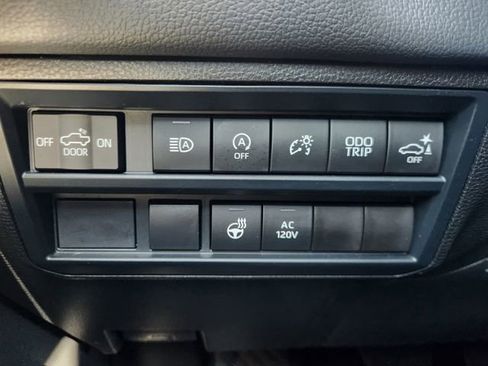 Used 2025 Toyota Tundra Limited AWD/4WD image 21