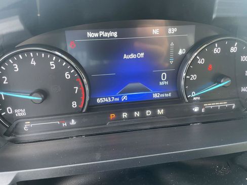 Used 2020 Ford Explorer XLT w/ Equipment Group 202A AWD/4WD image 19