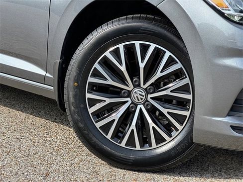 Used 2021 Volkswagen Jetta S image 2