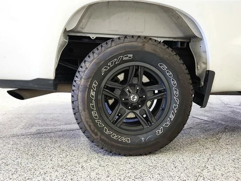 Used 2021 Chevrolet Silverado 1500 W/T w/ WT Value Package AWD/4WD image 13