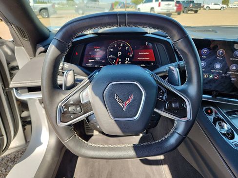 Used 2020 Chevrolet Corvette Stingray w/ Z51 Performance Package image 17