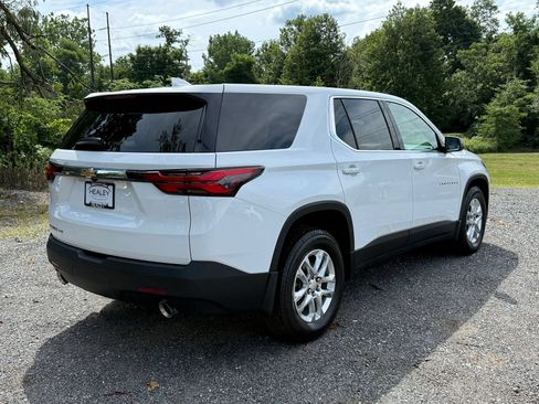 Certified 2022 Chevrolet Traverse LS w/ LPO, Floor Liner Package AWD/4WD image 6