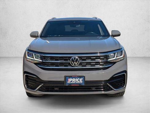 Used 2022 Volkswagen Atlas Cross Sport SEL R-Line image 2