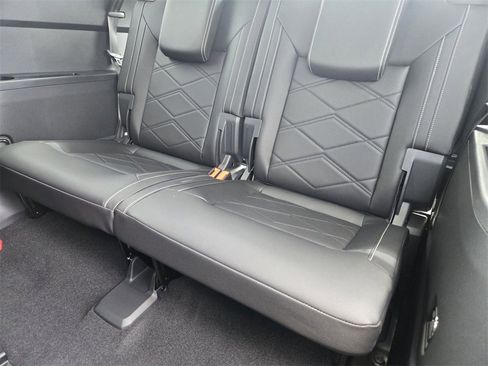 New 2026 Volkswagen Atlas SE image 23