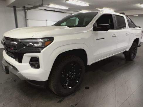 New 2025 Chevrolet Colorado Z71 w/ Midnight Edition image 39