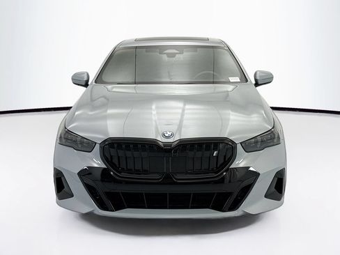 Used 2026 BMW i5 eDrive40 w/ M Sport Package AWD/4WD image 2