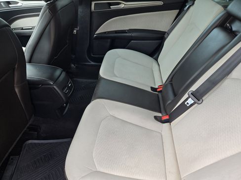Used 2020 Ford Fusion SE w/ Equipment Group 151A FWD image 22