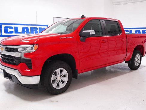 Used 2025 Chevrolet Silverado 1500 LT RWD image 30