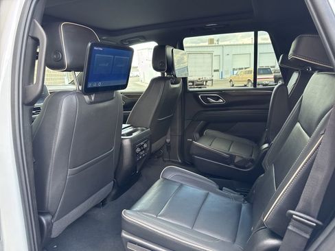 Used 2023 Chevrolet Tahoe Premier AWD/4WD image 39