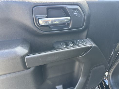 Certified 2021 Chevrolet Silverado 2500 Custom w/ Custom Value Package AWD/4WD image 11