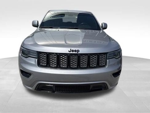 Used 2021 Jeep Grand Cherokee Laredo X AWD/4WD image 3