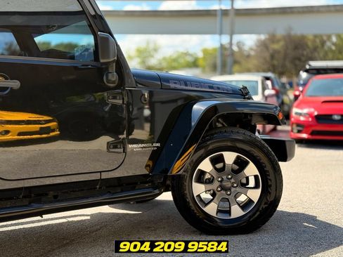 Used 2017 Jeep Wrangler Unlimited Rubicon w/ Connectivity Group AWD/4WD image 6
