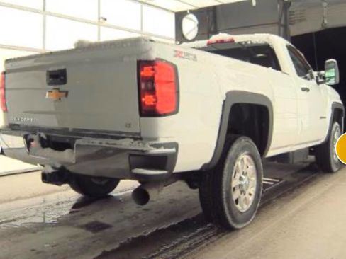 Used 2015 Chevrolet Silverado 3500 LT w/ LT Convenience Package image 12