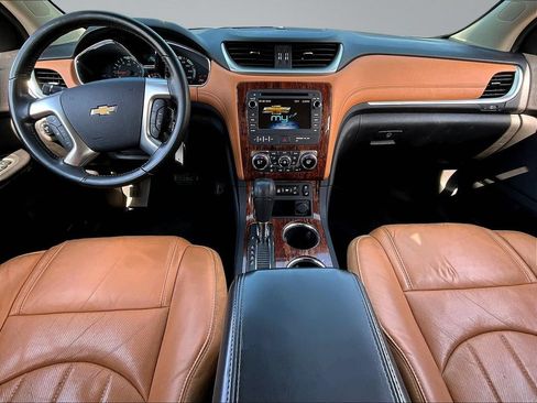 Used 2013 Chevrolet Traverse LTZ FWD image 9