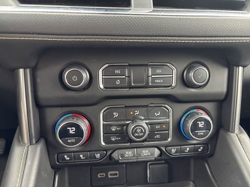 Used 2023 Chevrolet Suburban Premier AWD/4WD image 49