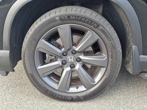 Used 2023 Honda Pilot Sport image 9