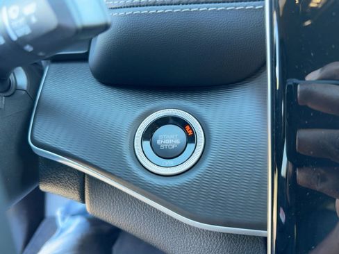 New 2025 Jeep Grand Cherokee Altitude image 26