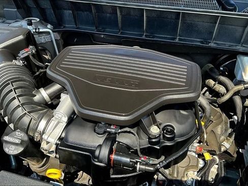 Used 2019 GMC Acadia Denali w/ Technology Package AWD/4WD image 31