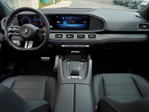 Used 2024 Mercedes-Benz GLS 450 4MATIC image 9