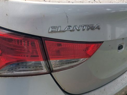 Used 2013 Hyundai Elantra GLS w/ Preferred Pkg FWD image 11