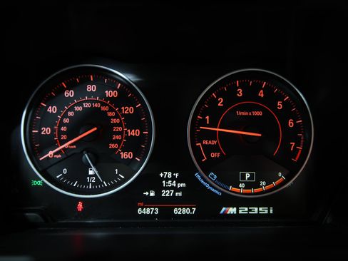 Used 2016 BMW M235i Convertible image 19