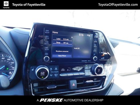 Used 2021 Toyota Highlander XLE image 10