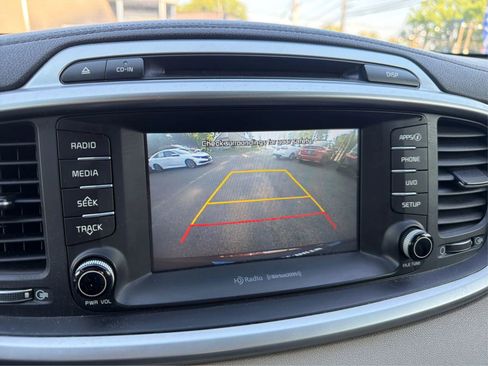 Used 2018 Kia Sorento FWD image 26