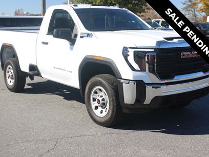 New 2025 GMC Sierra 3500 Pro w/ Convenience Package