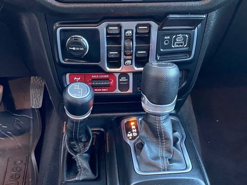 Used 2024 Jeep Gladiator Sport AWD/4WD image 24