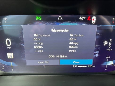 Certified 2025 Volvo XC60 B5 Core image 24