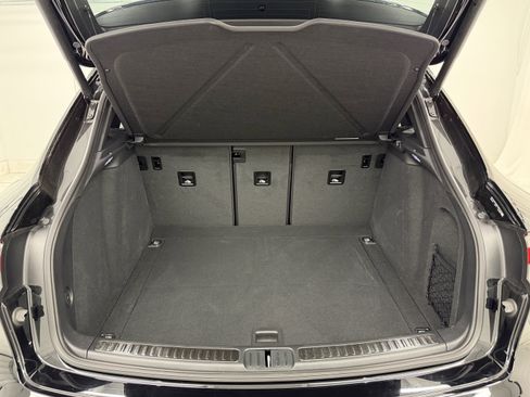 Certified 2025 Porsche Macan image 61