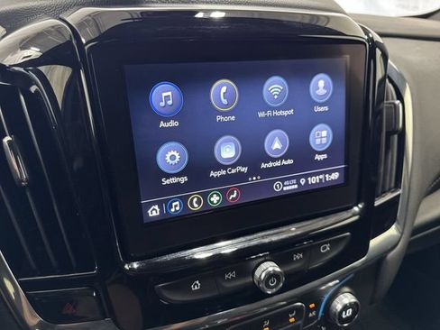 Used 2023 Chevrolet Traverse LT FWD image 18