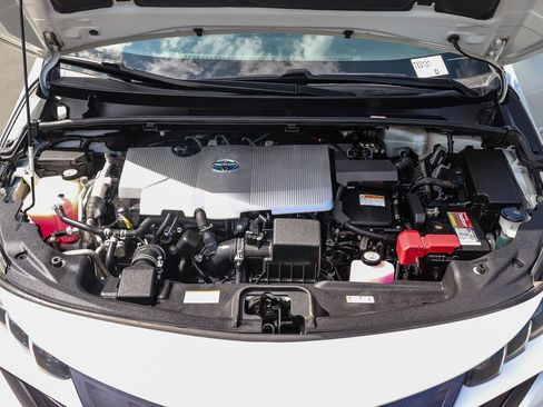 Used 2020 Toyota Prius Prime XLE FWD image 32