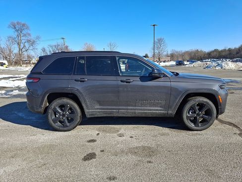 New 2026 Jeep Grand Cherokee Limited w/ Limited Altitude Package AWD/4WD image 9