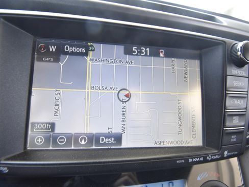 Used 2018 Toyota RAV4 SE AWD/4WD image 16