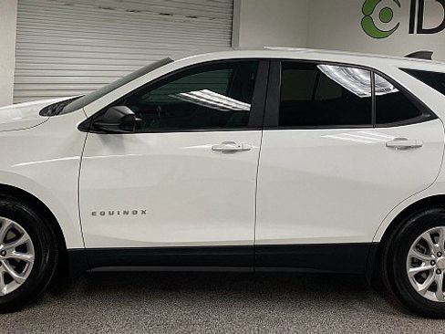 Used 2020 Chevrolet Equinox LS w/ LS Convenience Package image 8