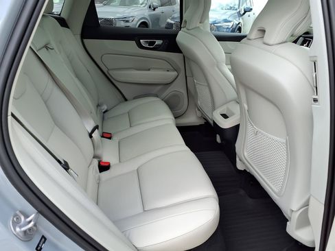 Certified 2024 Volvo XC60 B5 Plus w/ Protection Package Premier AWD/4WD image 15