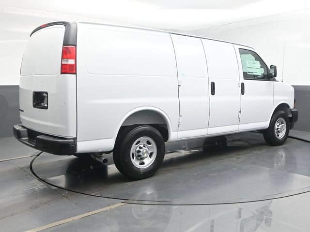 New 2026 Chevrolet Express 2500 w/ Driver Convenience Package RWD image 29