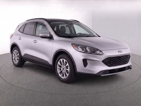 Used 2020 Ford Escape SE FWD image 3