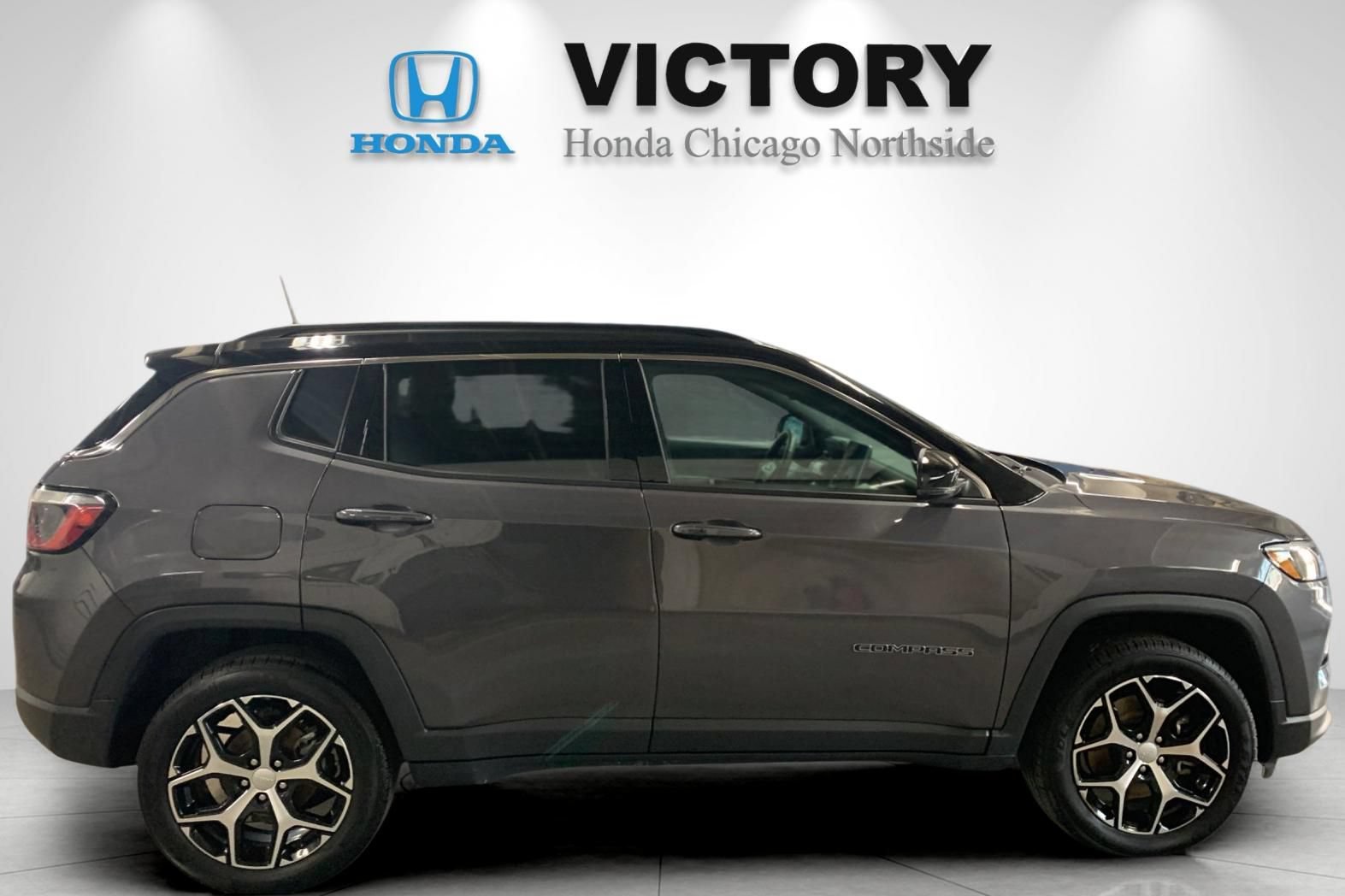 Used 2024 Jeep Compass Limited AWD/4WD image 2