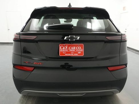 Used 2023 Chevrolet Bolt EUV LT w/ Convenience Package FWD image 8
