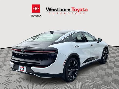 Certified 2024 Toyota Crown Platinum image 6