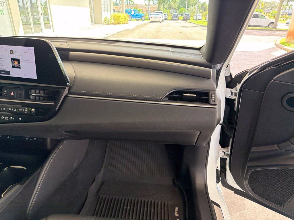 Used 2024 Lexus ES 350 F Sport w/ Accessory Package (Z2) FWD image 27