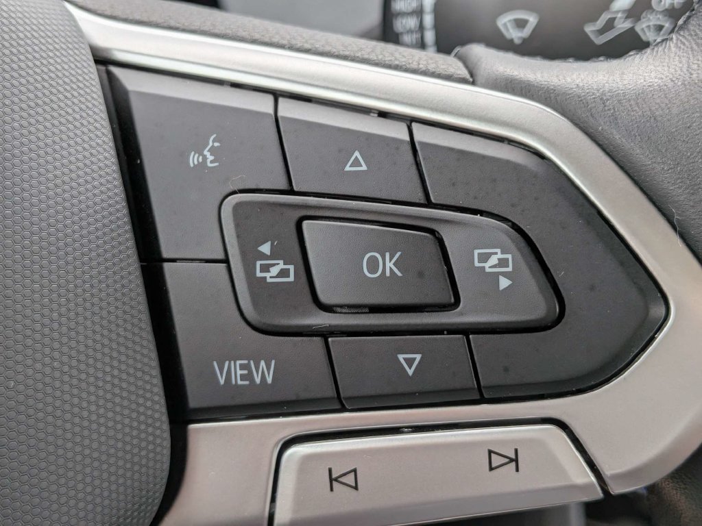 Certified 2026 Volkswagen Jetta SE FWD image 27
