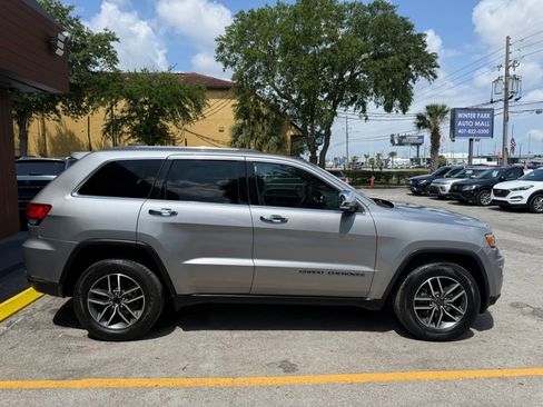 Used 2020 Jeep Grand Cherokee Limited w/ Luxury Group II RWD image 3