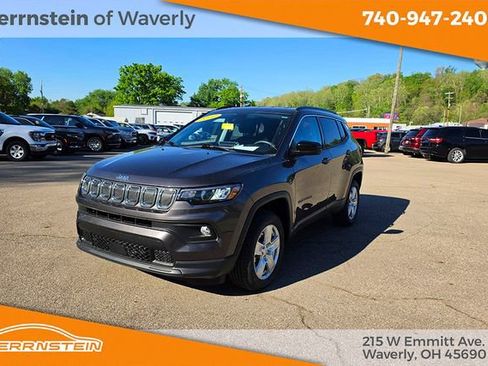 Used 2022 Jeep Compass Latitude image 3